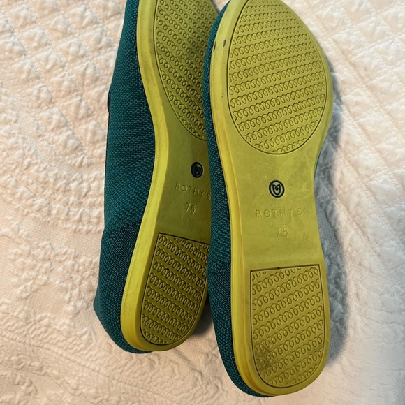 Green Rothy’s, size 7.5 - Picture 2 of 5